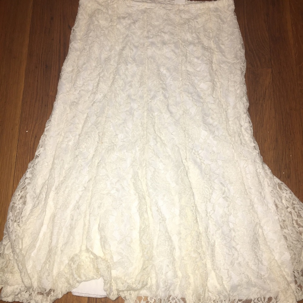 Lace skirt